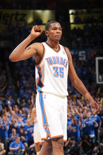 图片报：米兰对金玟哉感兴趣，在今夏就曾观察过他（图片报：AC米兰有意金玟哉，今夏已考察）