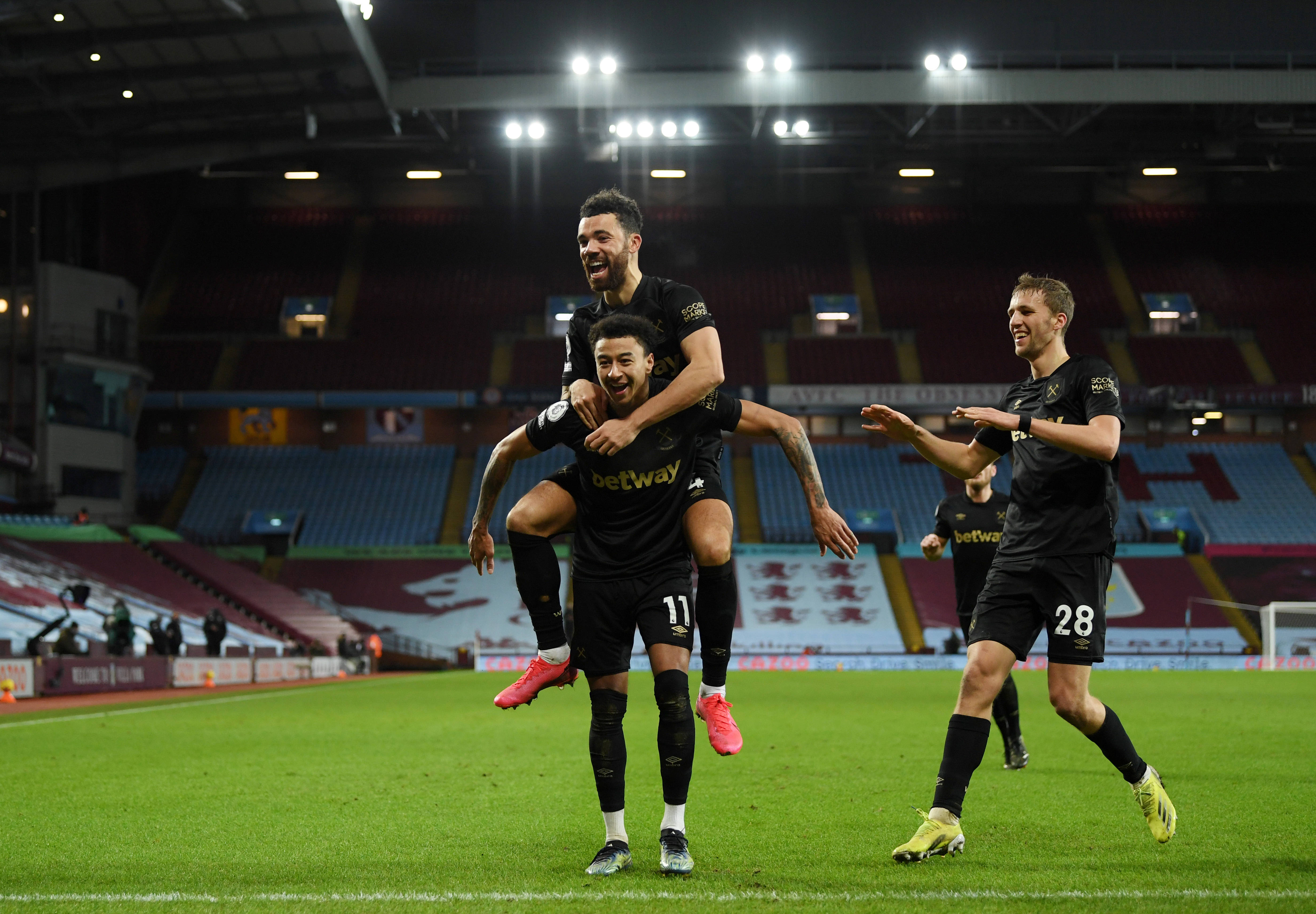 21岁天才成意甲头牌！进球+助攻双榜第一 皇马欲冬窗回购（21岁新星称霸意甲！进球、助攻双榜第一 皇马考虑冬窗回购）