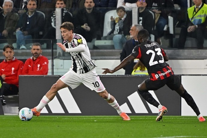 伊劳拉：曼联阵型变化给我们带来了压力，前段时间对位不理想（伊劳拉：曼联变阵让我们承压，此前对位安排并不理想）