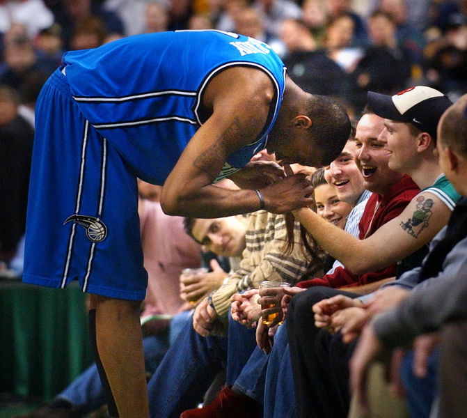 首夺年度最佳！登贝莱：努力终有回报，希望明年能再赢一次（首次加冕年度最佳！登贝莱：付出终见回报，盼明年再度夺魁）