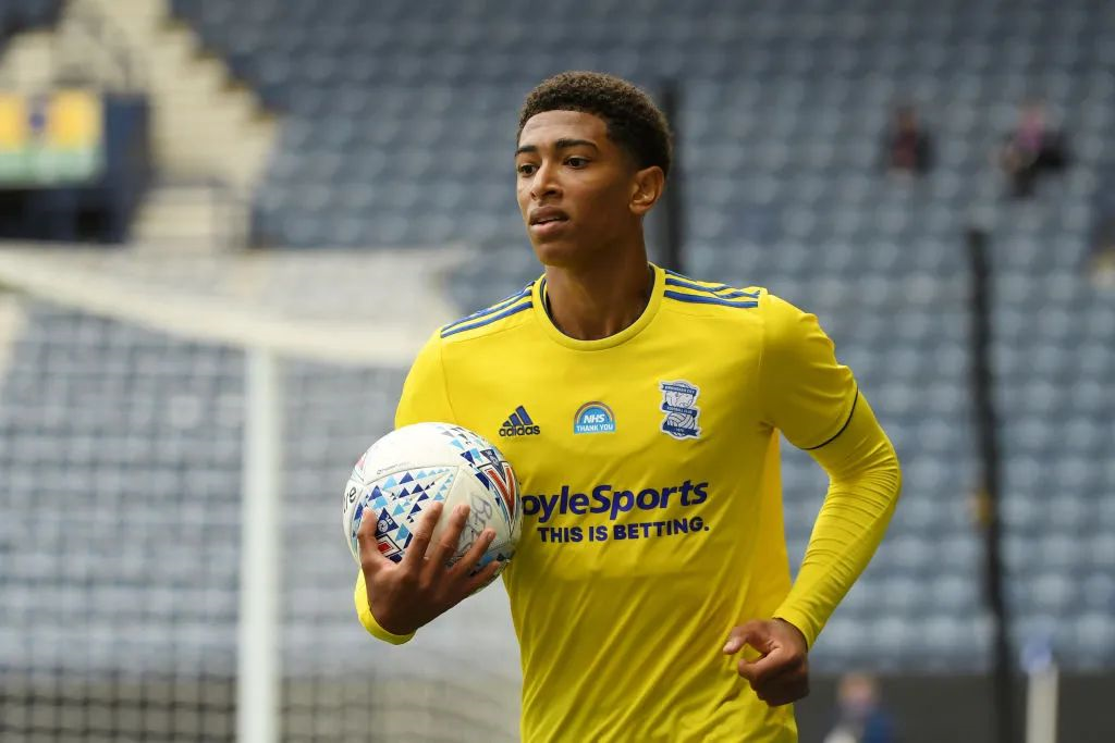 这次如何？阿森纳第五次获得英超圣诞冠军，前四次均未能夺冠（阿森纳第五次圣诞登顶英超，前四次皆无缘最终桂冠，这回能成吗？）