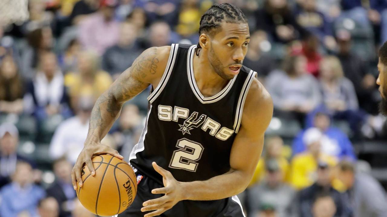 曼城有望大胜桑德兰，展现沉稳防守，争夺英超积分榜席位。（曼城剑指大胜桑德兰，稳固防线力争提升英超排名）