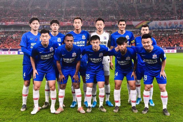 埃芬博格：希望未来乌尔比希成为拜仁一门，目前他是出色替补（埃芬博格：期待乌尔比希未来坐稳拜仁主力门将，当下他是可靠替补）