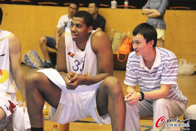 布兰卡谈伊布去巴萨：他下定决心要和梅西并肩作战，赢得欧冠（布兰卡：伊布加盟巴萨为与梅西并肩冲击欧冠冠军）