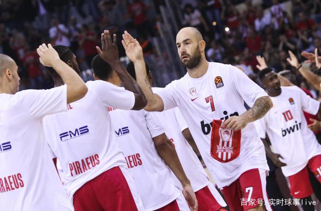 罗体：曼联不愿外租齐尔克泽，罗马目标转向法比奥·席尔瓦（罗马体育报：曼联拒放齐尔克泽外租，罗马转攻法比奥·席尔瓦）