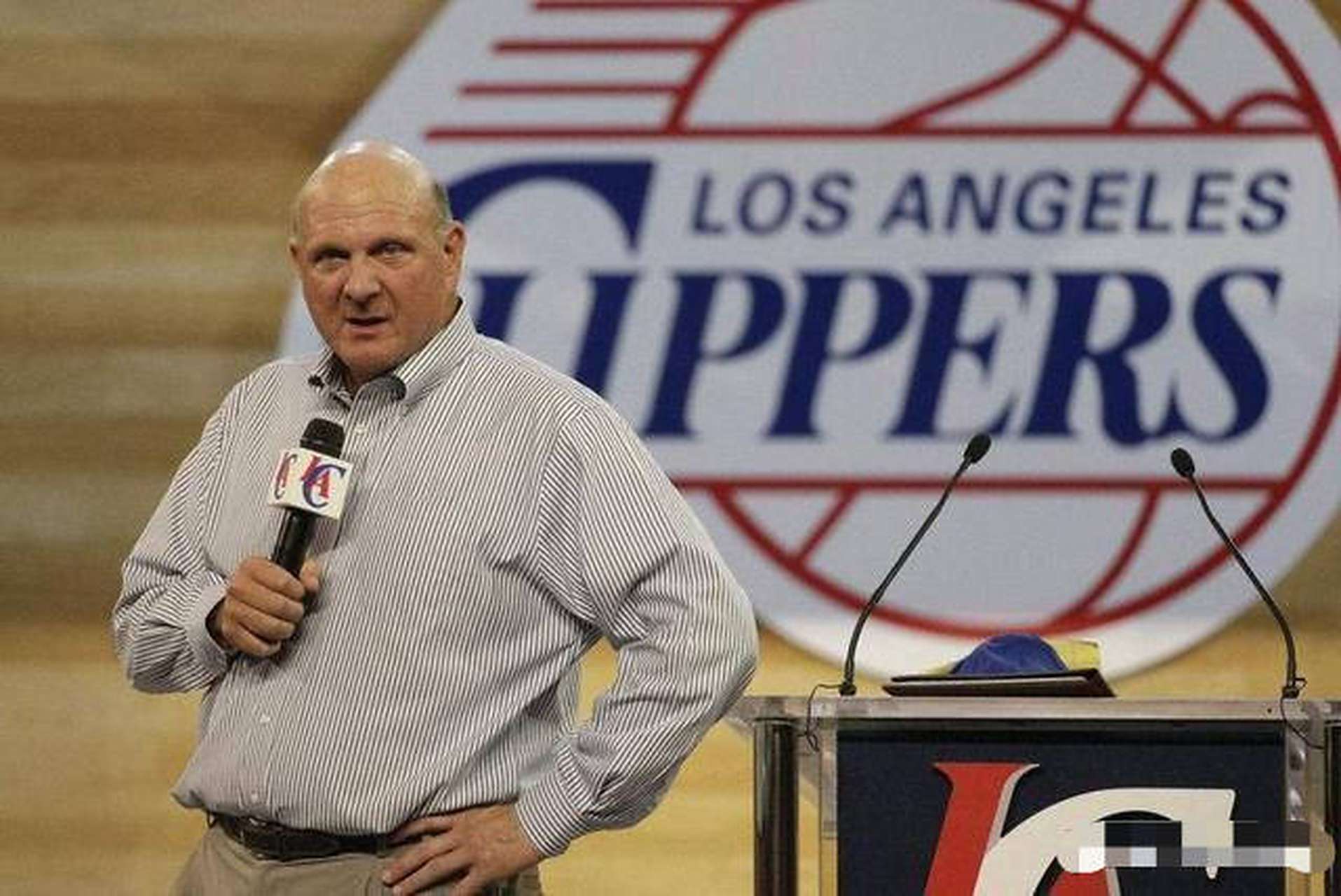 每体：巴萨不着急让奥尔莫复出，不接受手术以免缺阵4个月（每体：巴萨不急让奥尔莫复出，拒做手术以避免4个月缺阵）