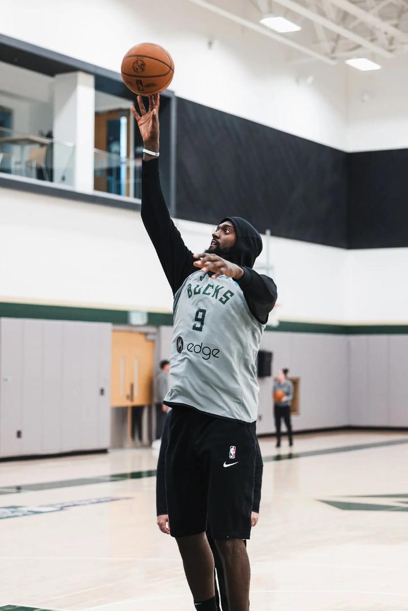 西部排名更新：马刺接近雷霆，森林狼排名直逼湖人，火箭第6难保（西部格局生变：马刺紧追雷霆，森林狼直逼湖人，火箭第六岌岌可危）