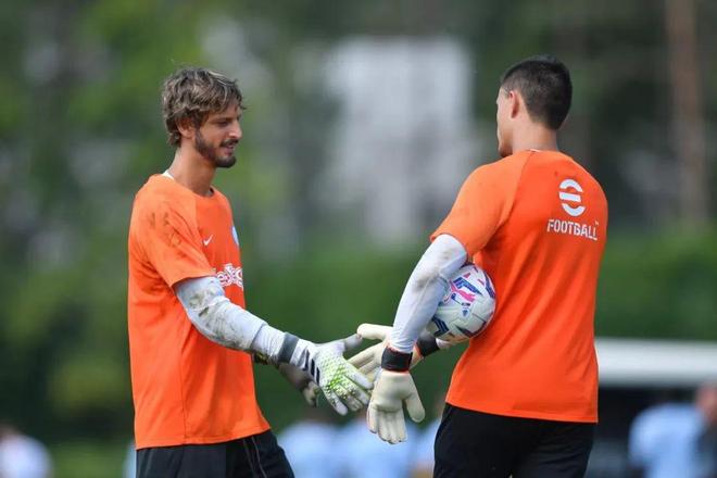 欧协联联赛阶段收官：美因茨等8队直接晋级，16队参加附加赛（欧协联联赛阶段落幕：美因茨领衔8队直通下一轮，16队转战附加赛）