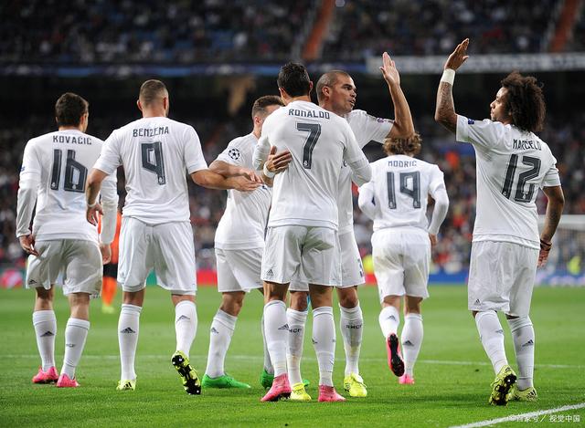 欧冠积分榜：阿森纳继续全胜领跑，拜仁3分之差位列第二（欧冠积分榜：阿森纳全胜领跑，拜仁落后3分居第二）