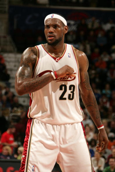 前巴萨青训营主管：亚马尔签约时走路姿势奇怪且双腿不直（巴萨青训前主管称：亚马尔签约当时步态怪异、双腿不直）