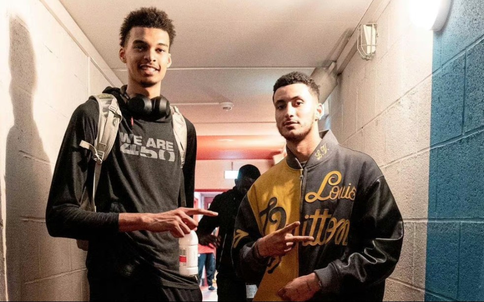 斯帕莱蒂：球员们脸上不再是满足的表情，而是更加放松的表情（斯帕莱蒂：球员的神情已由满足转为更放松）