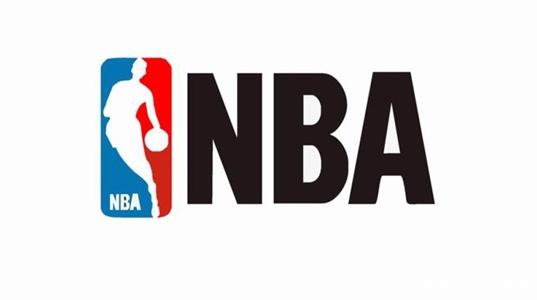 真敢投！阿努诺比连续虚晃 迎着文班亚马干拔三分命中！（阿努诺比连晃后迎着文班亚马果断干拔三分命中）