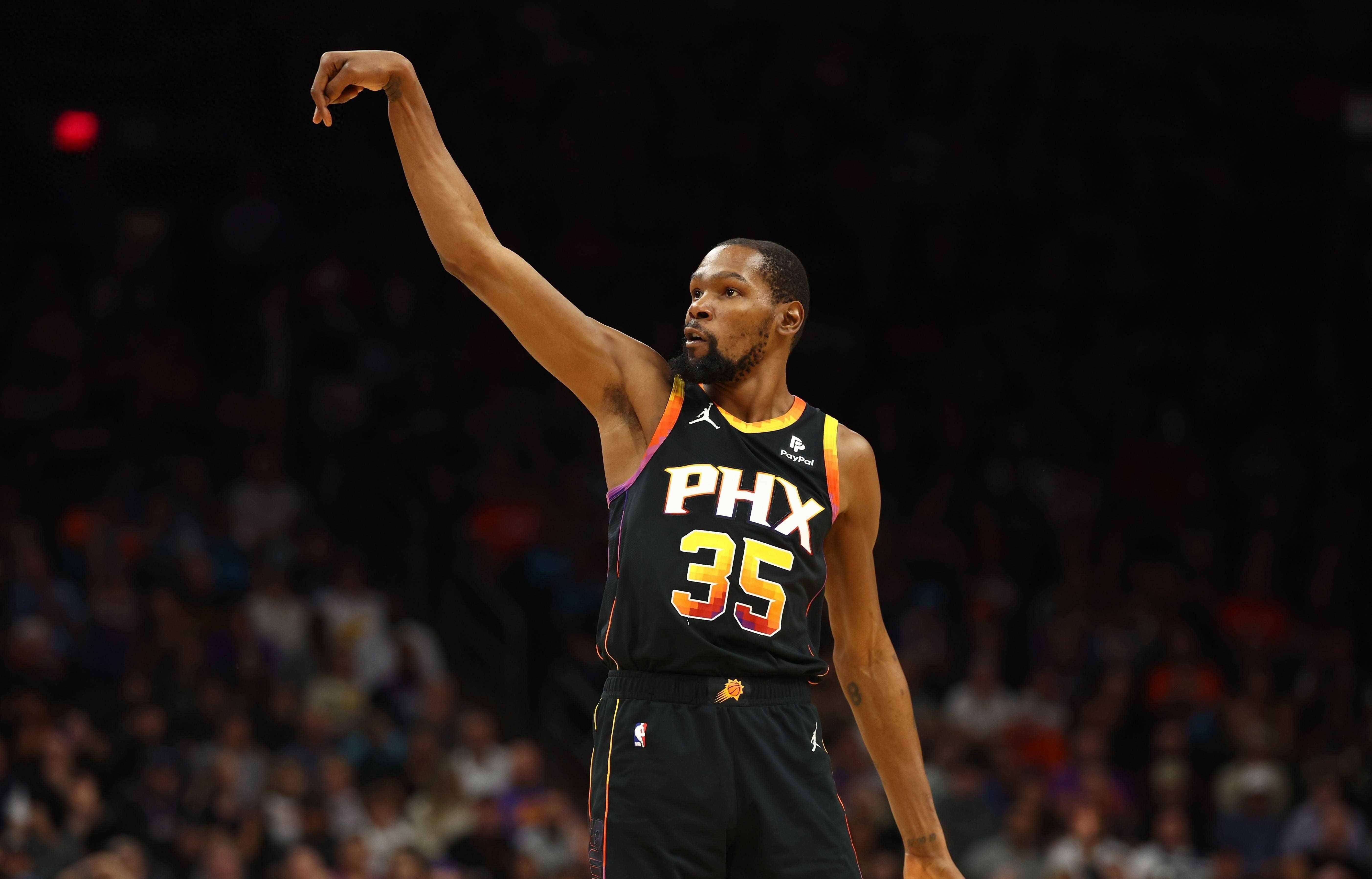 足球比赛的节奏掌控技巧（足球场上节奏掌控要诀）